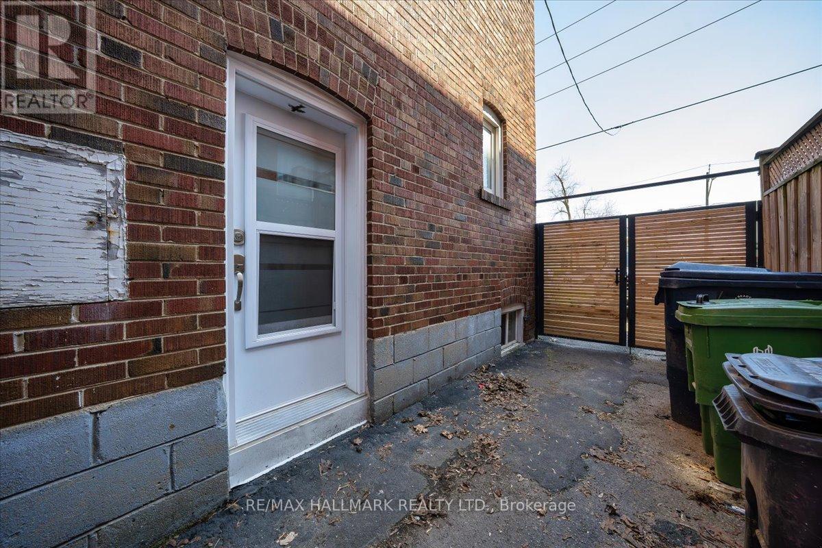 910 Eglinton Avenue E, Toronto, Ontario  M4G 2L3 - Photo 14 - C13049780