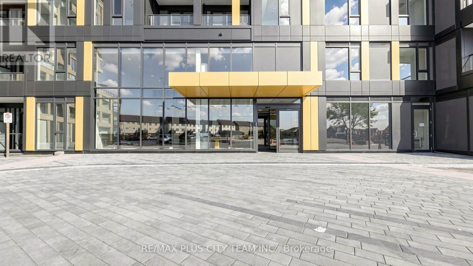 C807 - 4878 Powers Common, Burlington, Ontario  L7M 2B4 - Photo 2 - W13027292