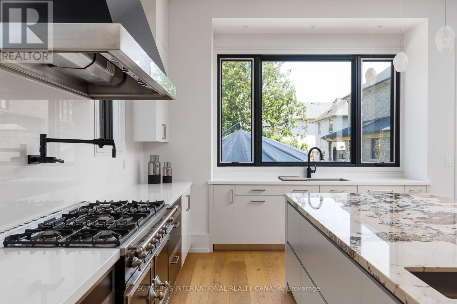 85 Kingsway Crescent, Toronto, Ontario  M8X 2R8 - Photo 13 - W13046780