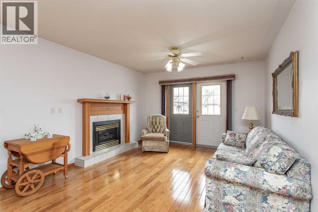 10, 5125 62 Street, Red Deer, Alberta  T4N 6Y3 - Photo 4 - A2304618