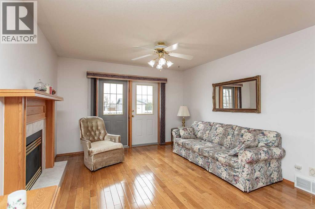 10, 5125 62 Street, Red Deer, Alberta  T4N 6Y3 - Photo 5 - A2304618