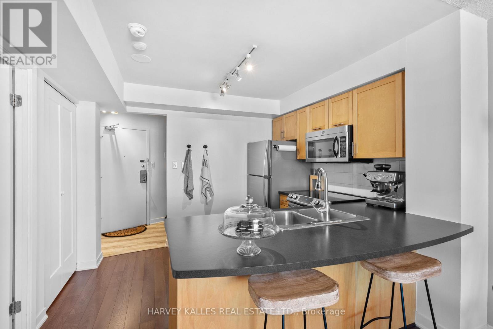 803 - 650 Queens Quay W, Toronto, Ontario  M5V 3N2 - Photo 3 - C13052574