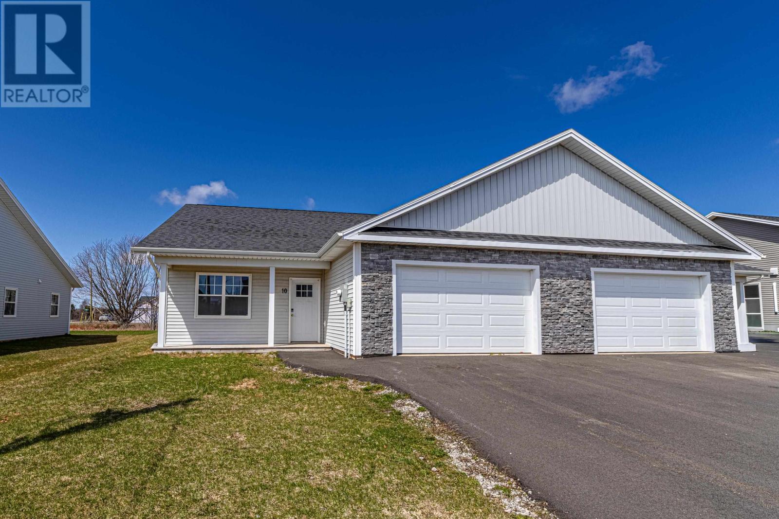 10 Aidan Street, Charlottetown, Prince Edward Island  C1E 3R1 - Photo 2 - 202608823