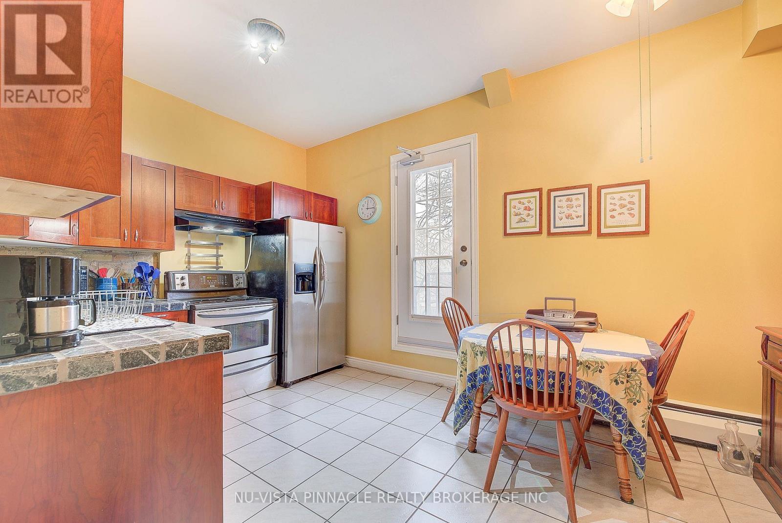 5 - 49 Ridout Street S, London South, Ontario  N6C 3W8 - Photo 5 - X12665808