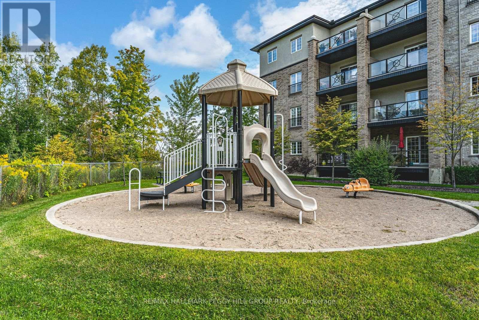 402 - 40 Ferndale Drive S, Barrie, Ontario  L4N 2L3 - Photo 11 - S12814600