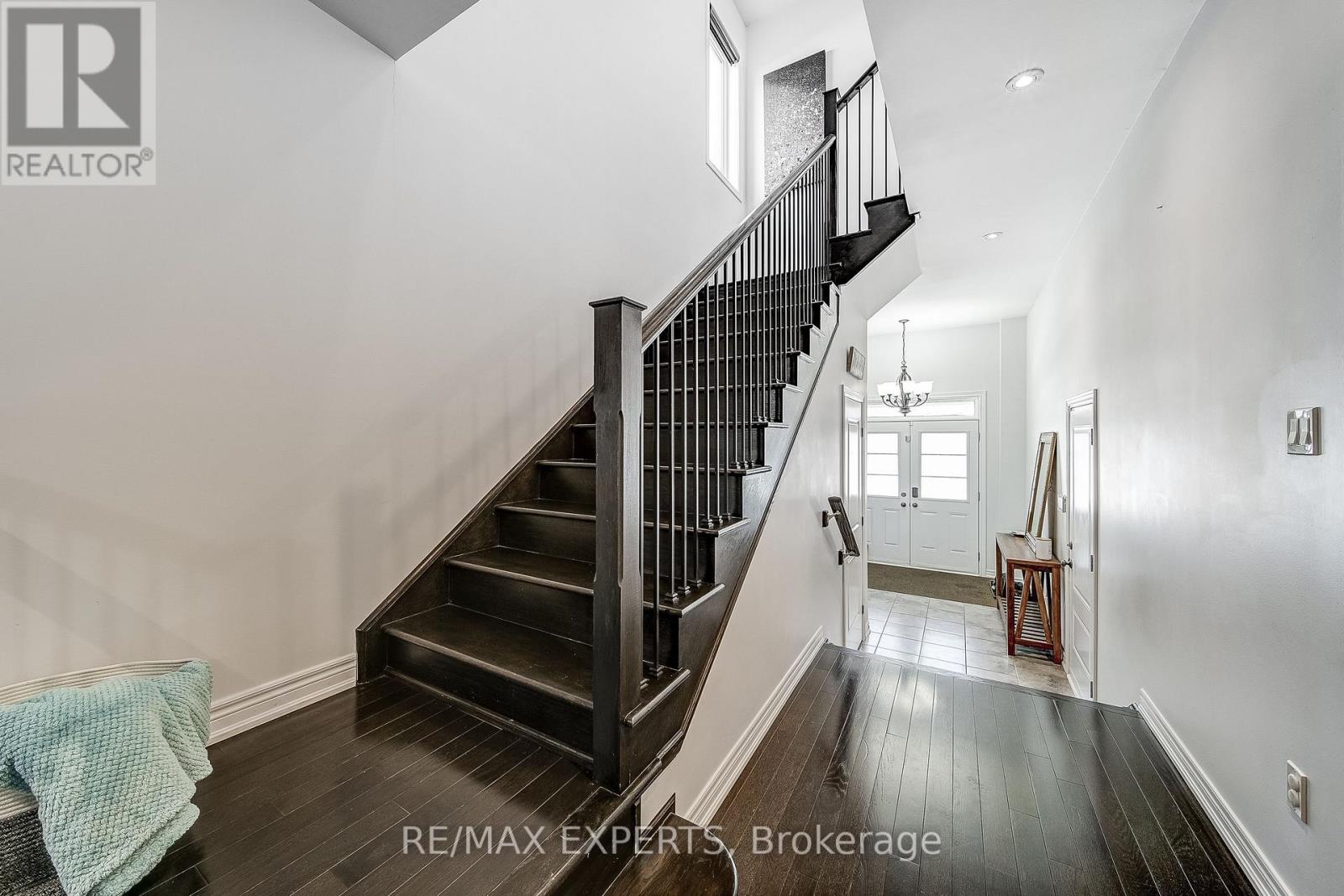 60 Humbershed Crescent, Caledon, Ontario  L7E 2X4 - Photo 5 - W12963992