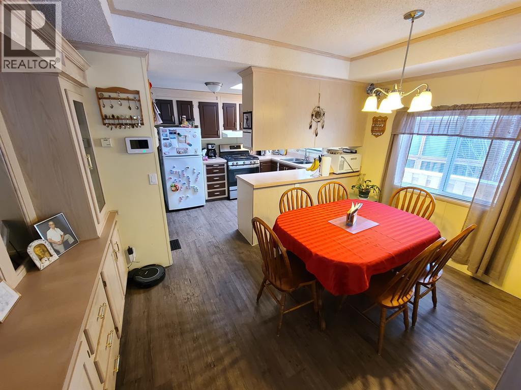 9909 80 Avenue, Peace River, Alberta  T8S 1A9 - Photo 18 - A2297730