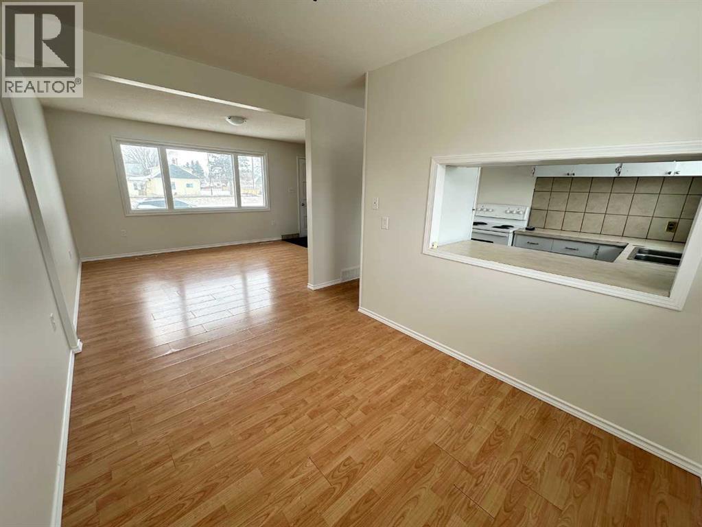 4520 52 Street, Vermilion, Alberta  T9X 1Y1 - Photo 4 - A2288822