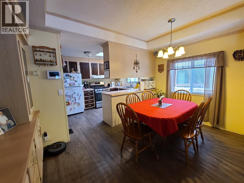 9909 80 Avenue, Peace River, Alberta  T8S 1A9 - Photo 17 - A2297730