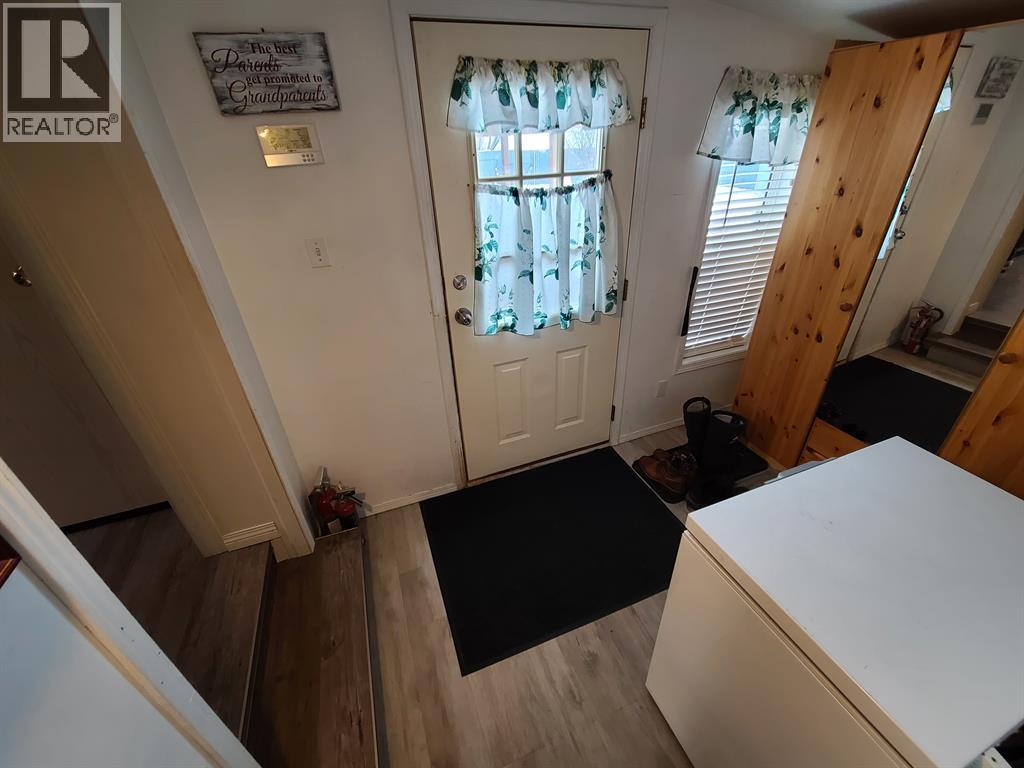 9909 80 Avenue, Peace River, Alberta  T8S 1A9 - Photo 33 - A2297730