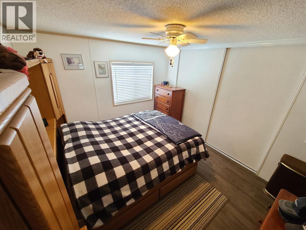 9909 80 Avenue, Peace River, Alberta  T8S 1A9 - Photo 23 - A2297730