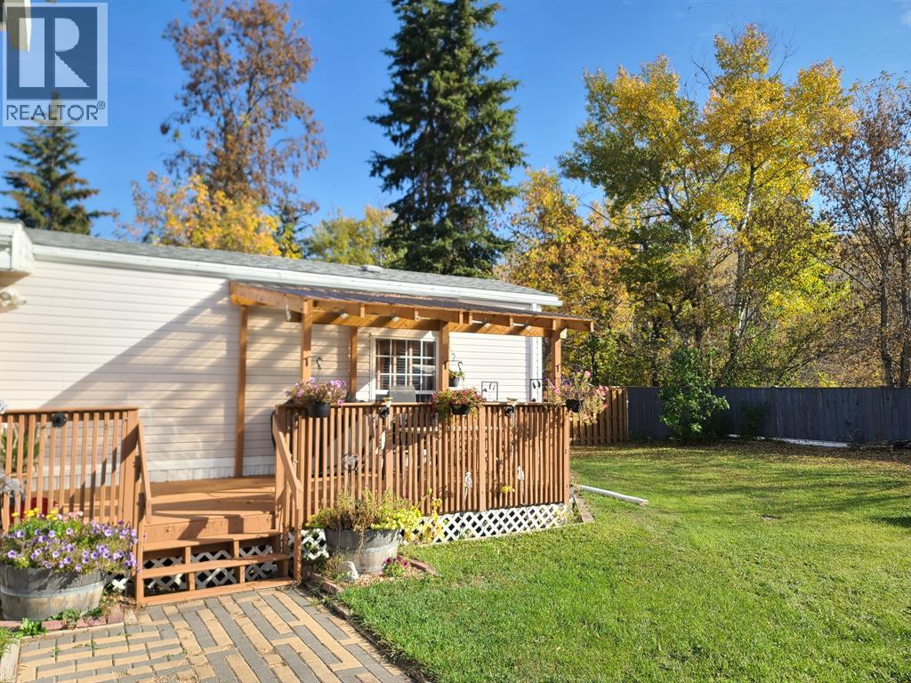 9909 80 Avenue, Peace River, Alberta  T8S 1A9 - Photo 6 - A2297730