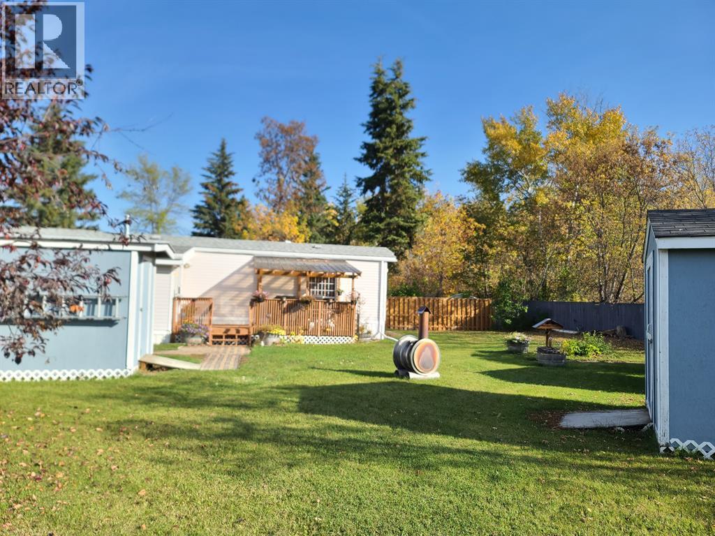 9909 80 Avenue, Peace River, Alberta  T8S 1A9 - Photo 7 - A2297730