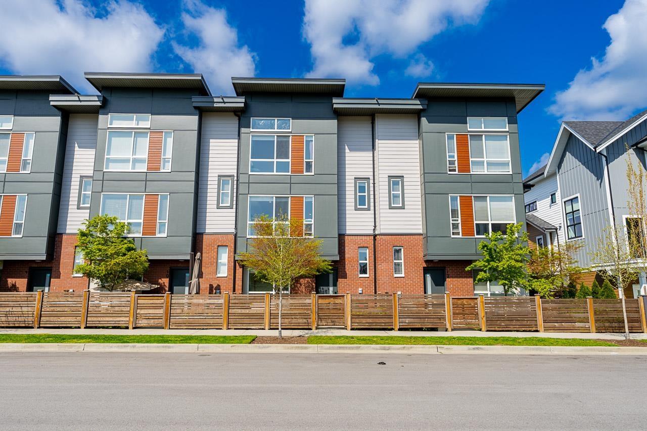 11 20134 81a Avenue, Langley, British Columbia  V2Y 4L4 - Photo 2 - R3114191