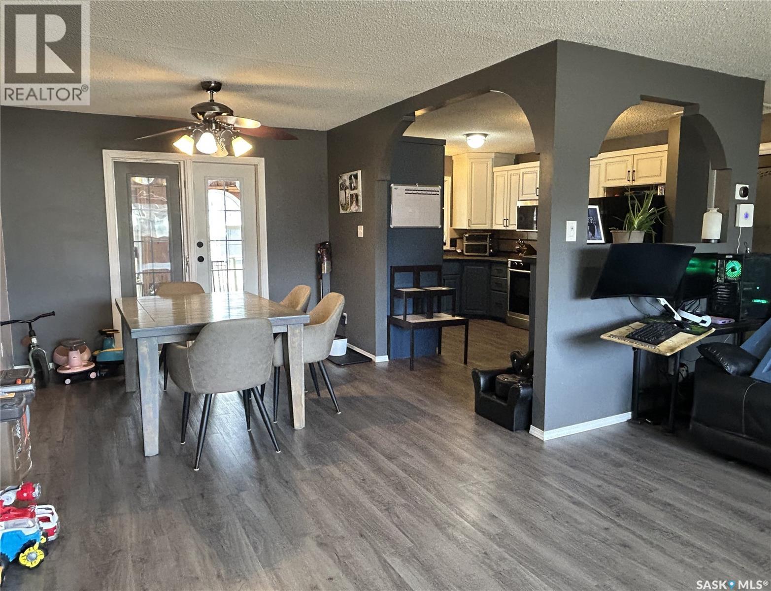 488 Willow Bay, Estevan, Saskatchewan  S4A 2G4 - Photo 5 - SK031633