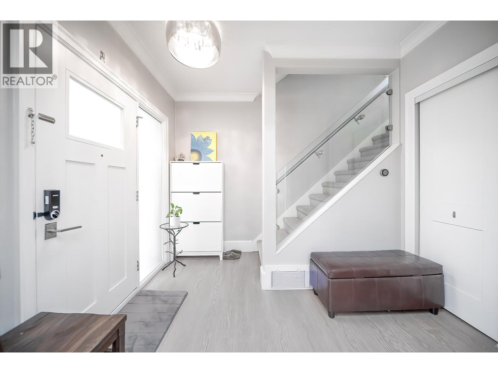 2779 W 13th Avenue, Vancouver, British Columbia  V6K 2T5 - Photo 3 - R3116515