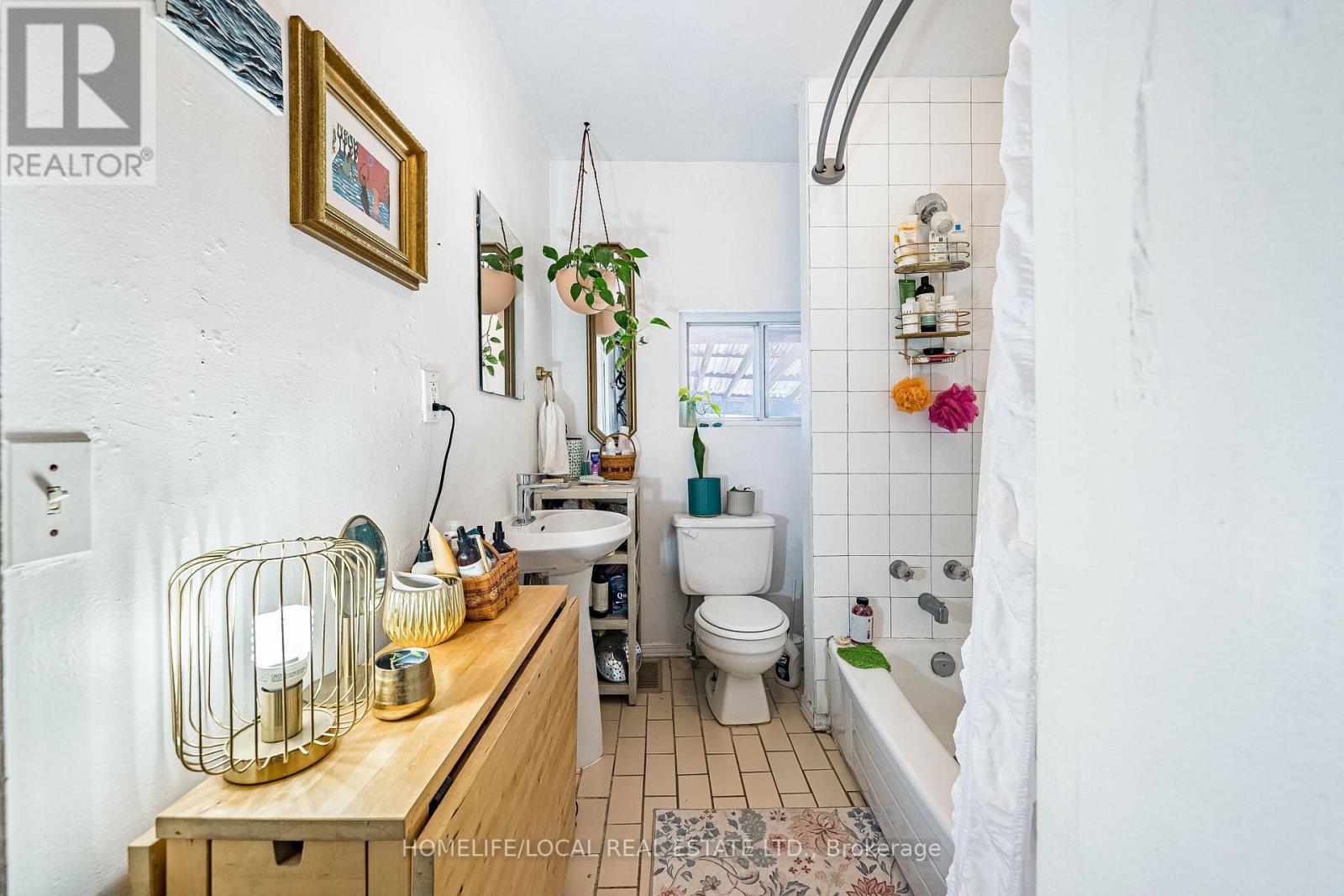 280 St Clarens Avenue, Toronto, Ontario  M6H 3W3 - Photo 13 - C13052878