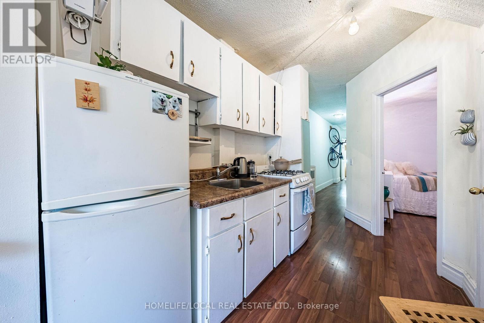 280 St Clarens Avenue, Toronto, Ontario  M6H 3W3 - Photo 8 - C13052878