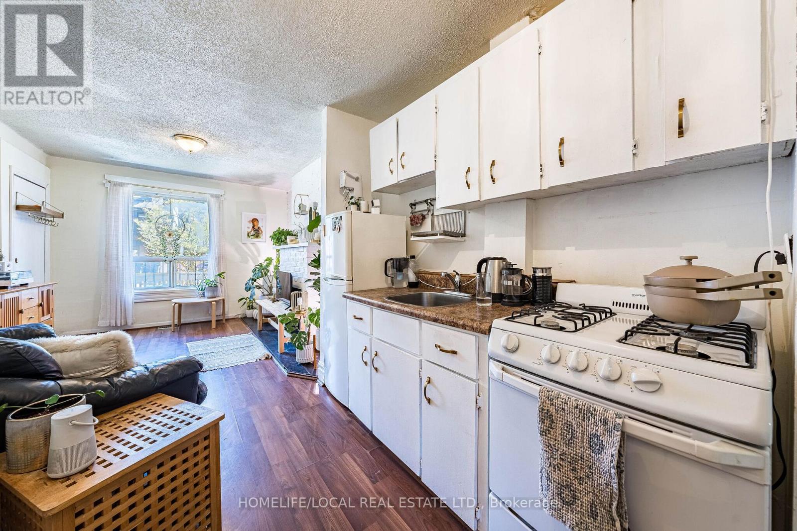 280 St Clarens Avenue, Toronto, Ontario  M6H 3W3 - Photo 9 - C13052878