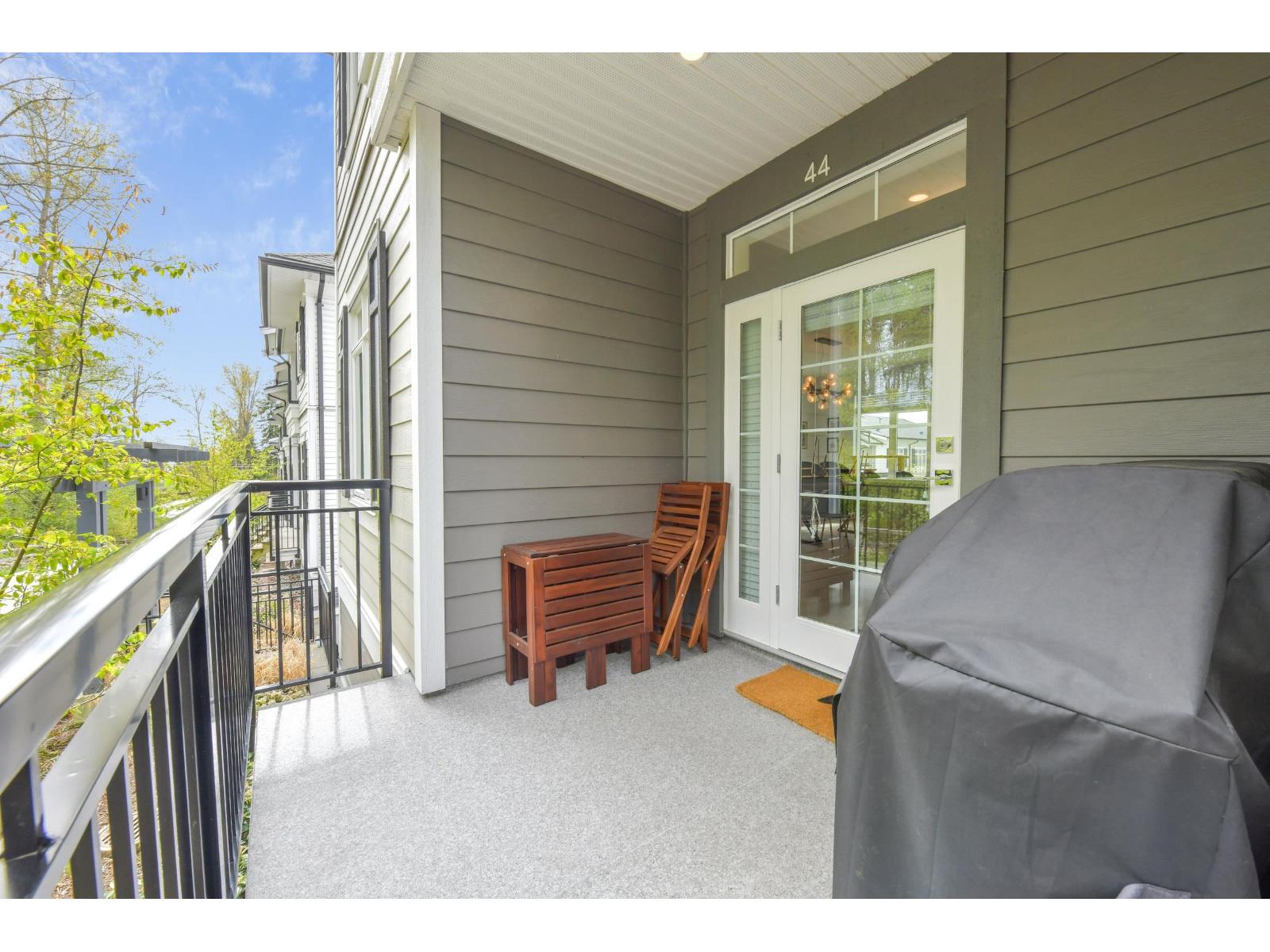 44 2070 Oak Meadows Drive, Surrey, British Columbia  V3Z 1J1 - Photo 3 - R3116130