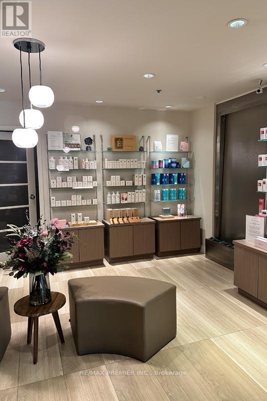 66 AVENUE ROAD, Toronto, Ontario