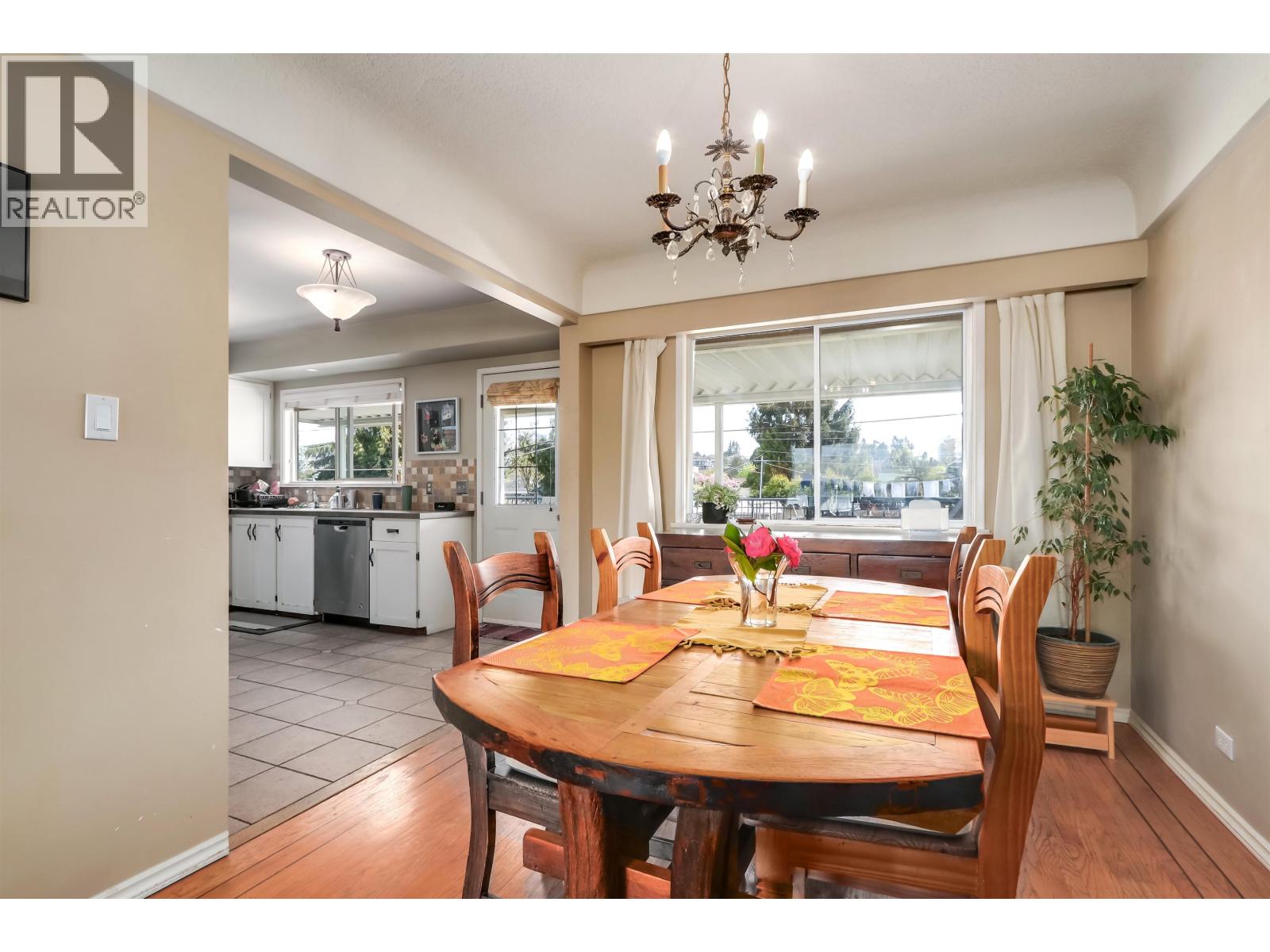 3712 Fir Street, Burnaby, British Columbia  V5G 2A5 - Photo 5 - R3116384