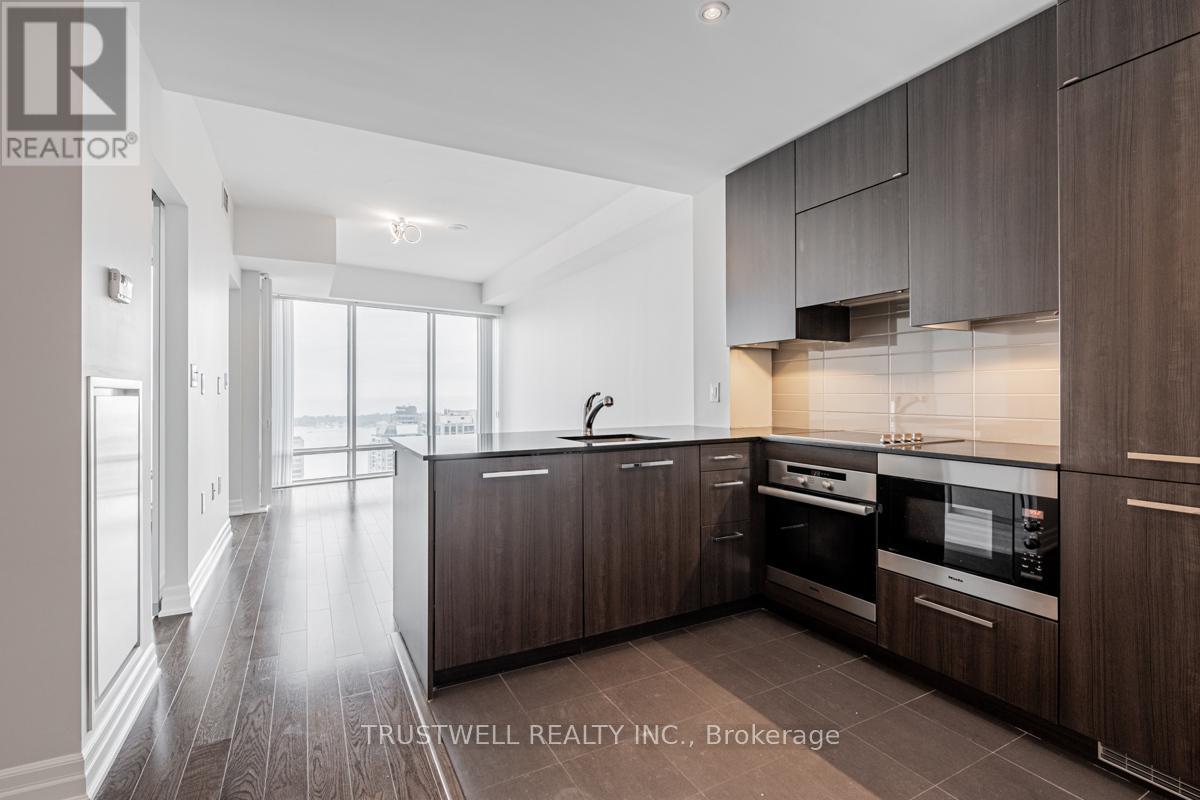 4301 - 8 The Esplanade, Toronto, Ontario  M5E 0A6 - Photo 3 - C13052998