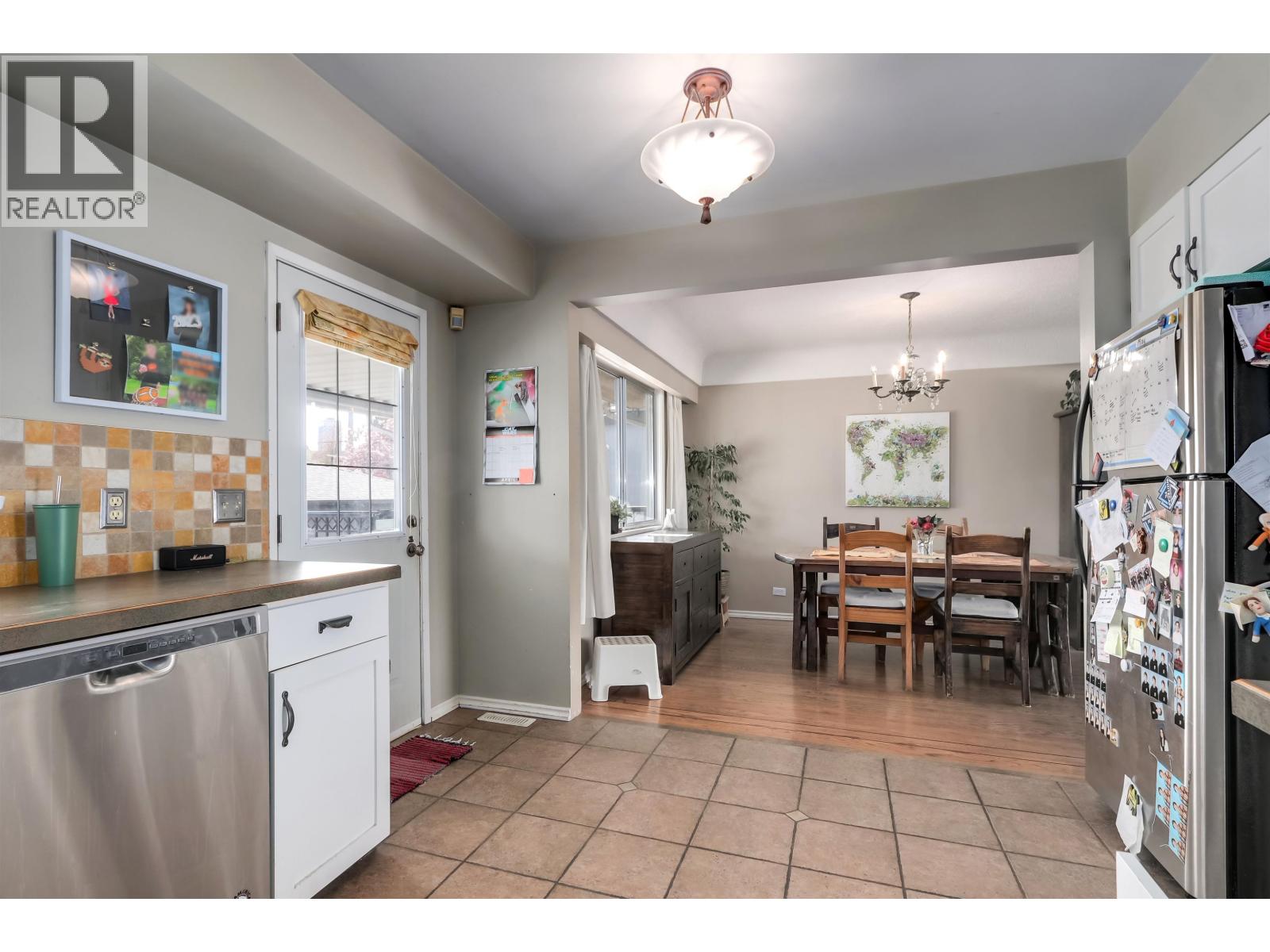 3712 Fir Street, Burnaby, British Columbia  V5G 2A5 - Photo 8 - R3116384