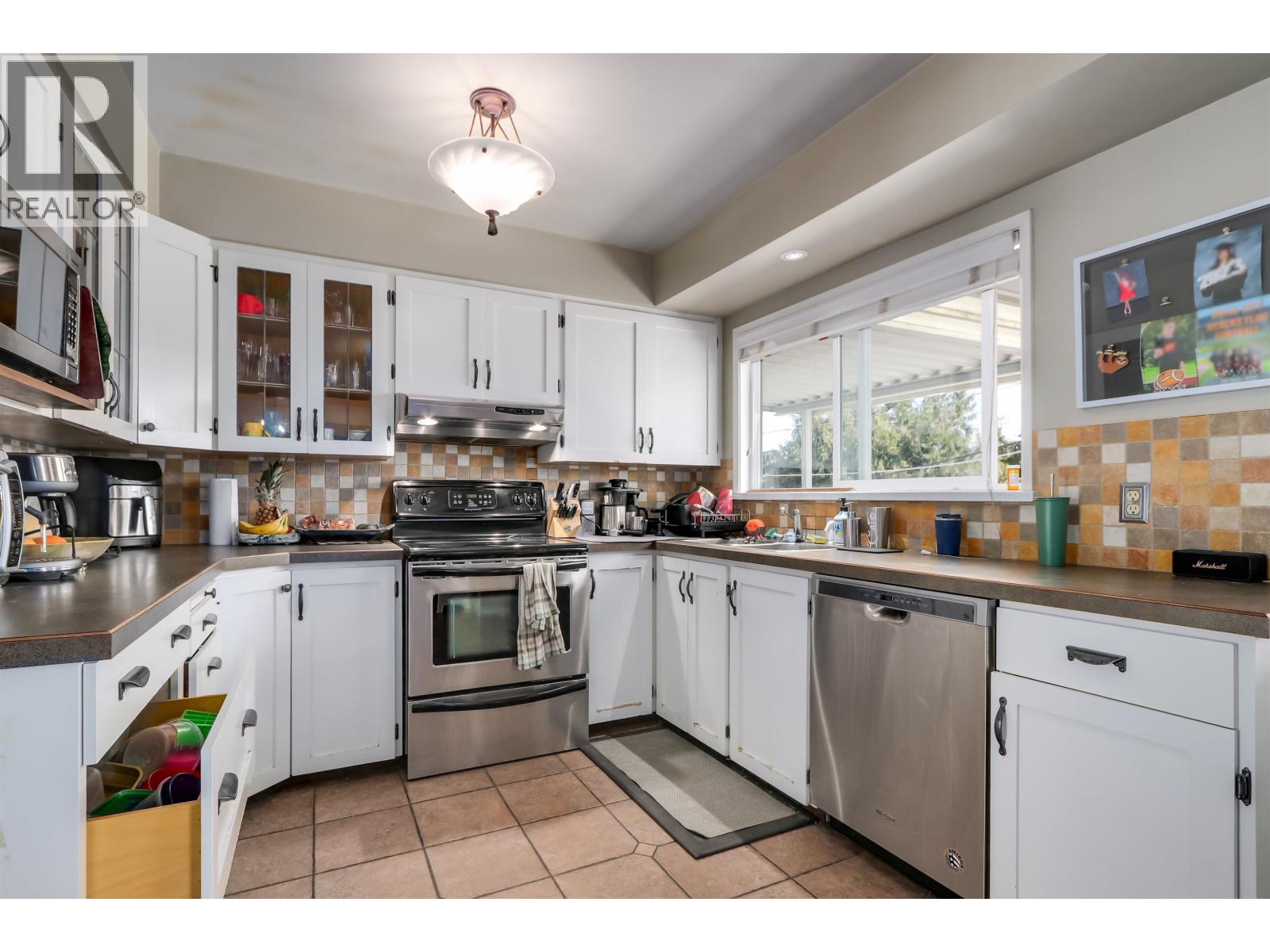 3712 Fir Street, Burnaby, British Columbia  V5G 2A5 - Photo 7 - R3116384