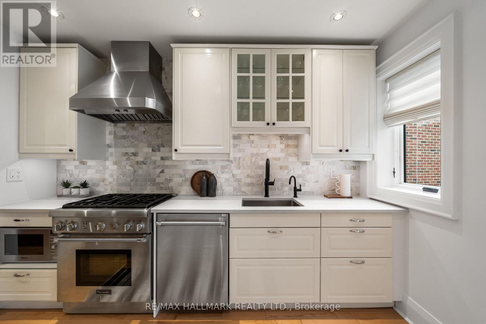 24 Ronan Avenue, Toronto, Ontario  M4N 2X9 - Photo 11 - C13053072