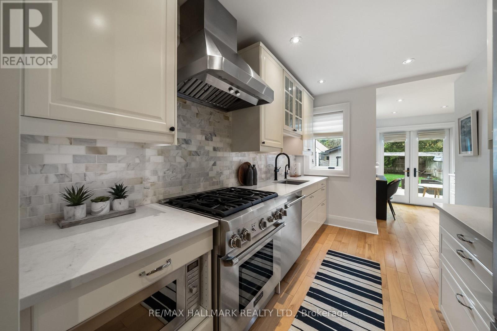 24 Ronan Avenue, Toronto, Ontario  M4N 2X9 - Photo 13 - C13053072