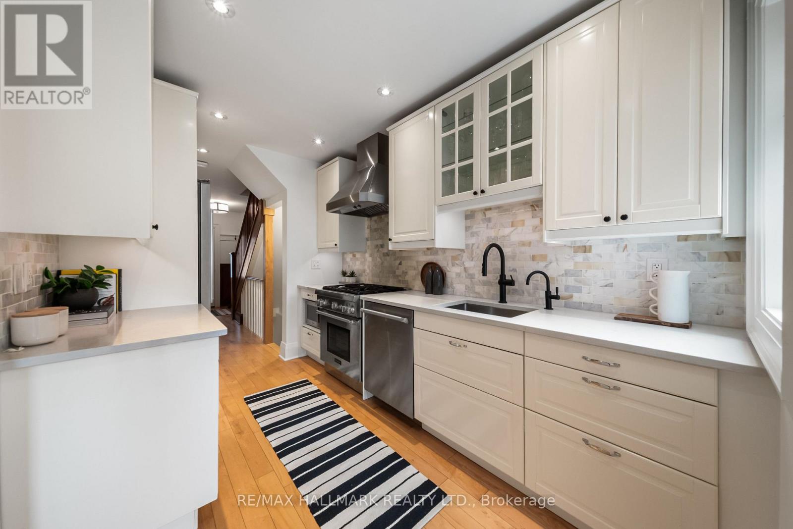 24 Ronan Avenue, Toronto, Ontario  M4N 2X9 - Photo 16 - C13053072