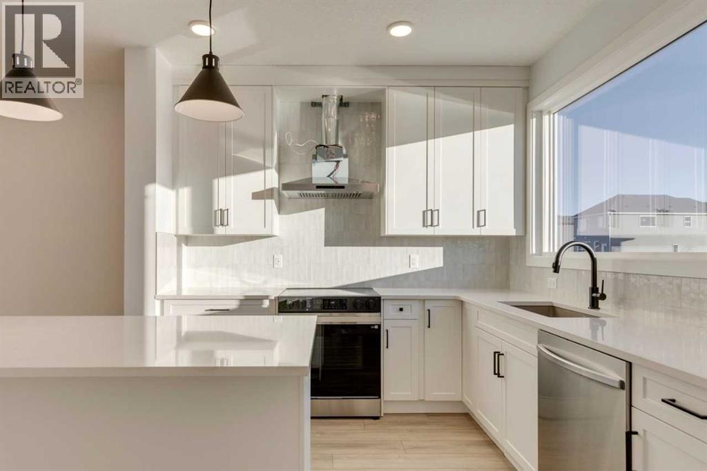 371 Fireside Drive, Cochrane, Alberta  T4C 3E1 - Photo 14 - A2283397