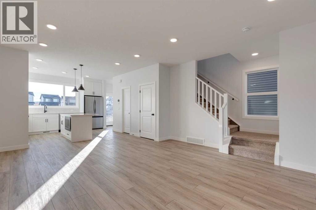 371 Fireside Drive, Cochrane, Alberta  T4C 3E1 - Photo 7 - A2283397