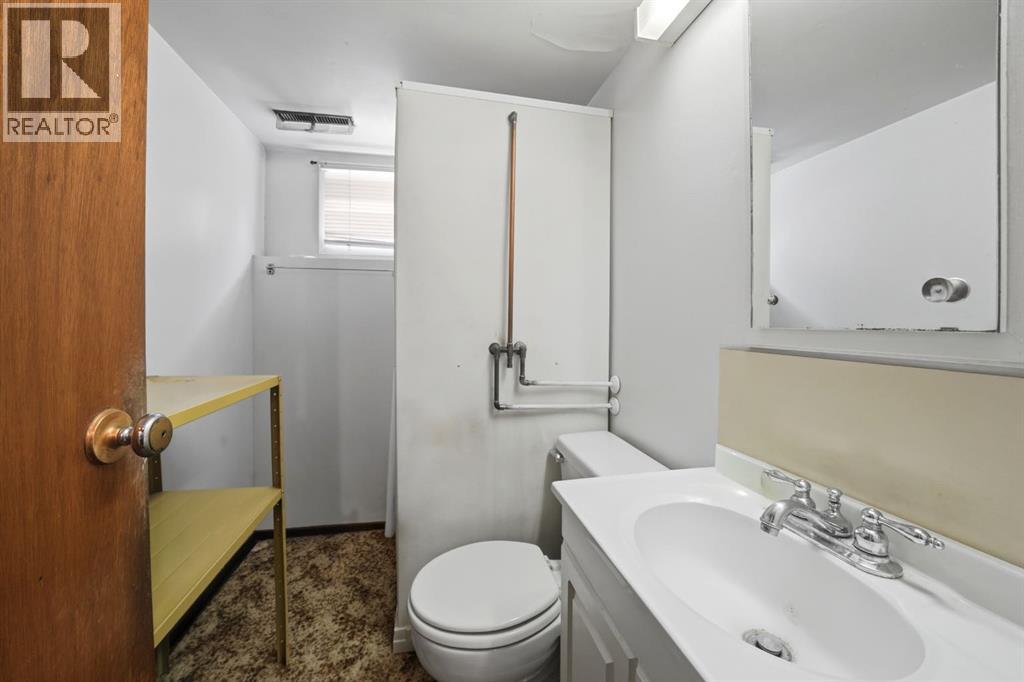 3301 41 Avenue, Red Deer, Alberta  T4N 2X5 - Photo 24 - A2304511