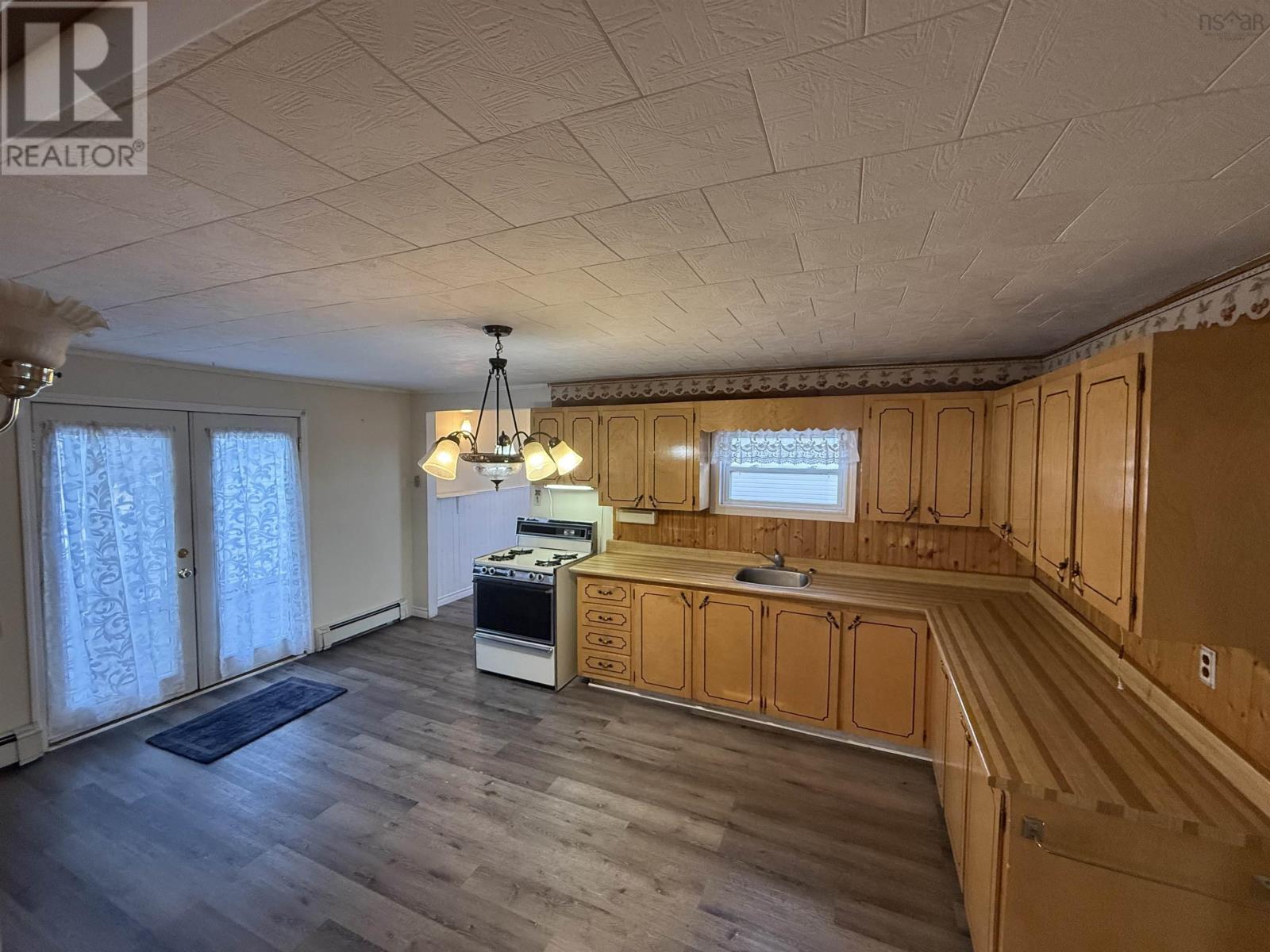 3691 Ocean Avenue, New Waterford, Nova Scotia  B1H 2S5 - Photo 19 - 202607778