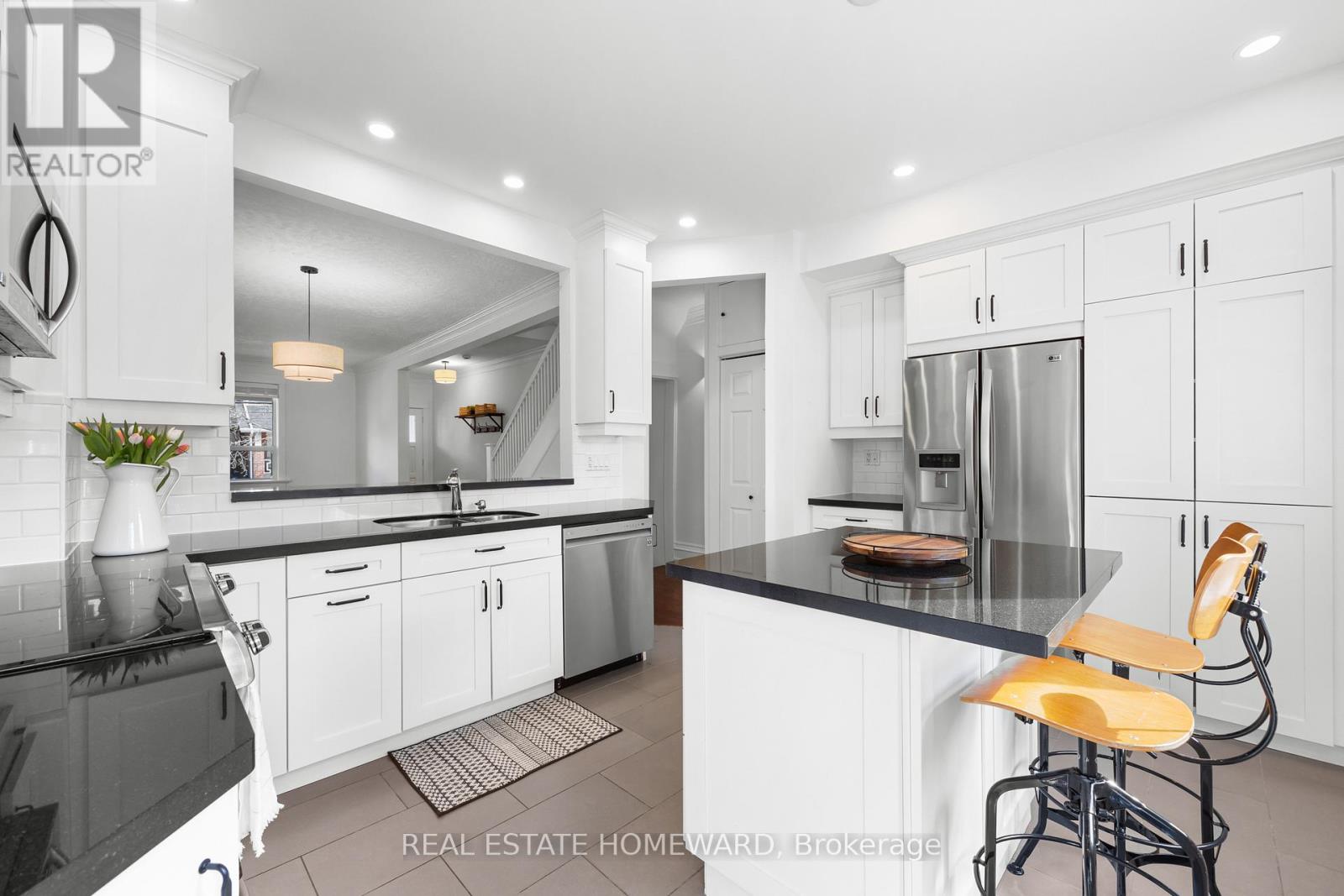 93 Newmarket Avenue, Toronto, Ontario  M4C 1W1 - Photo 11 - E13052780