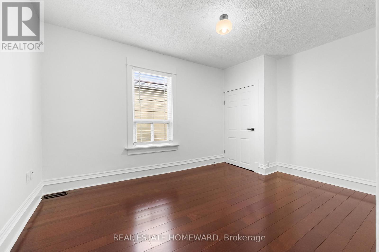 93 Newmarket Avenue, Toronto, Ontario  M4C 1W1 - Photo 17 - E13052780