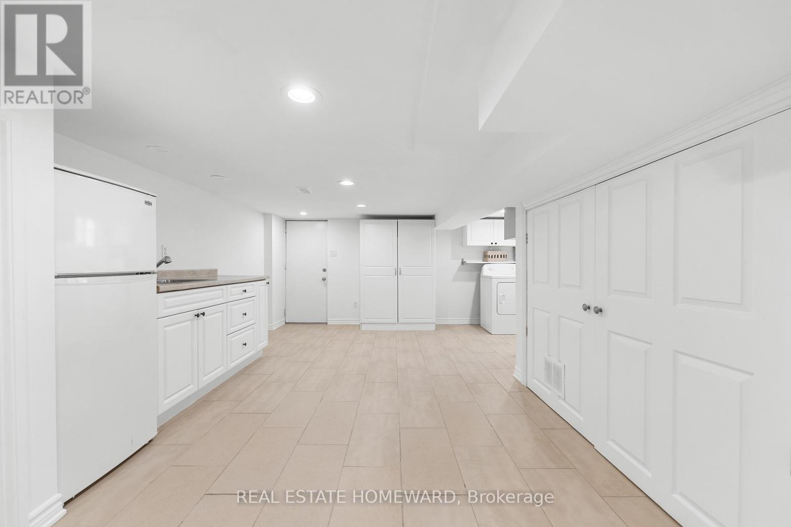 93 Newmarket Avenue, Toronto, Ontario  M4C 1W1 - Photo 24 - E13052780