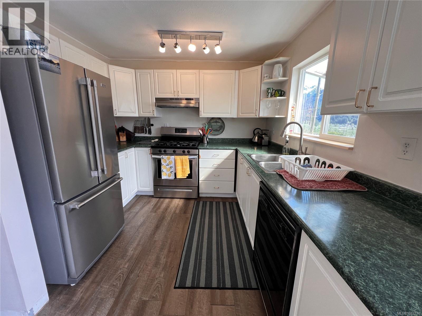 580 Cardiac Climb, Tahsis, British Columbia  V0R 1X0 - Photo 2 - 1033731