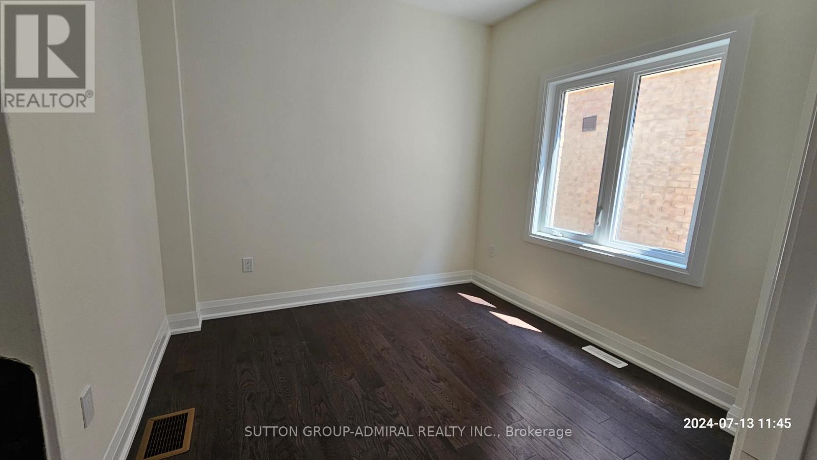 152 Hawkins Street, Georgina, Ontario  L0E 1R0 - Photo 10 - N13052766