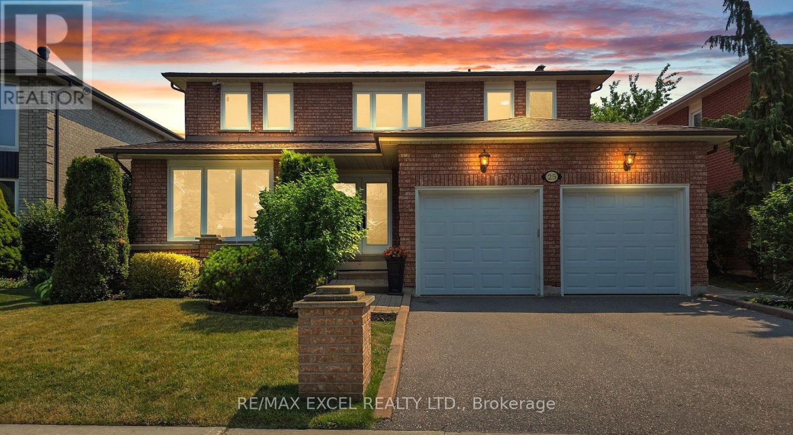 25 SMITHY STREET, markham (raymerville), Ontario