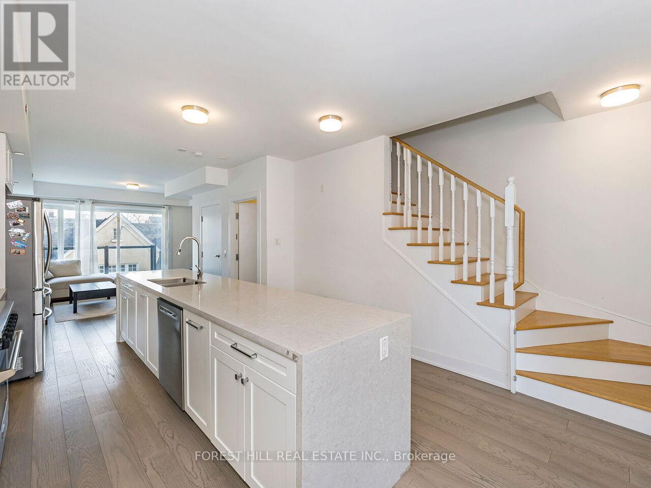 5 - 1 HARTMAN AVENUE Vaughan (Islington Woods), ON L4L 1R6