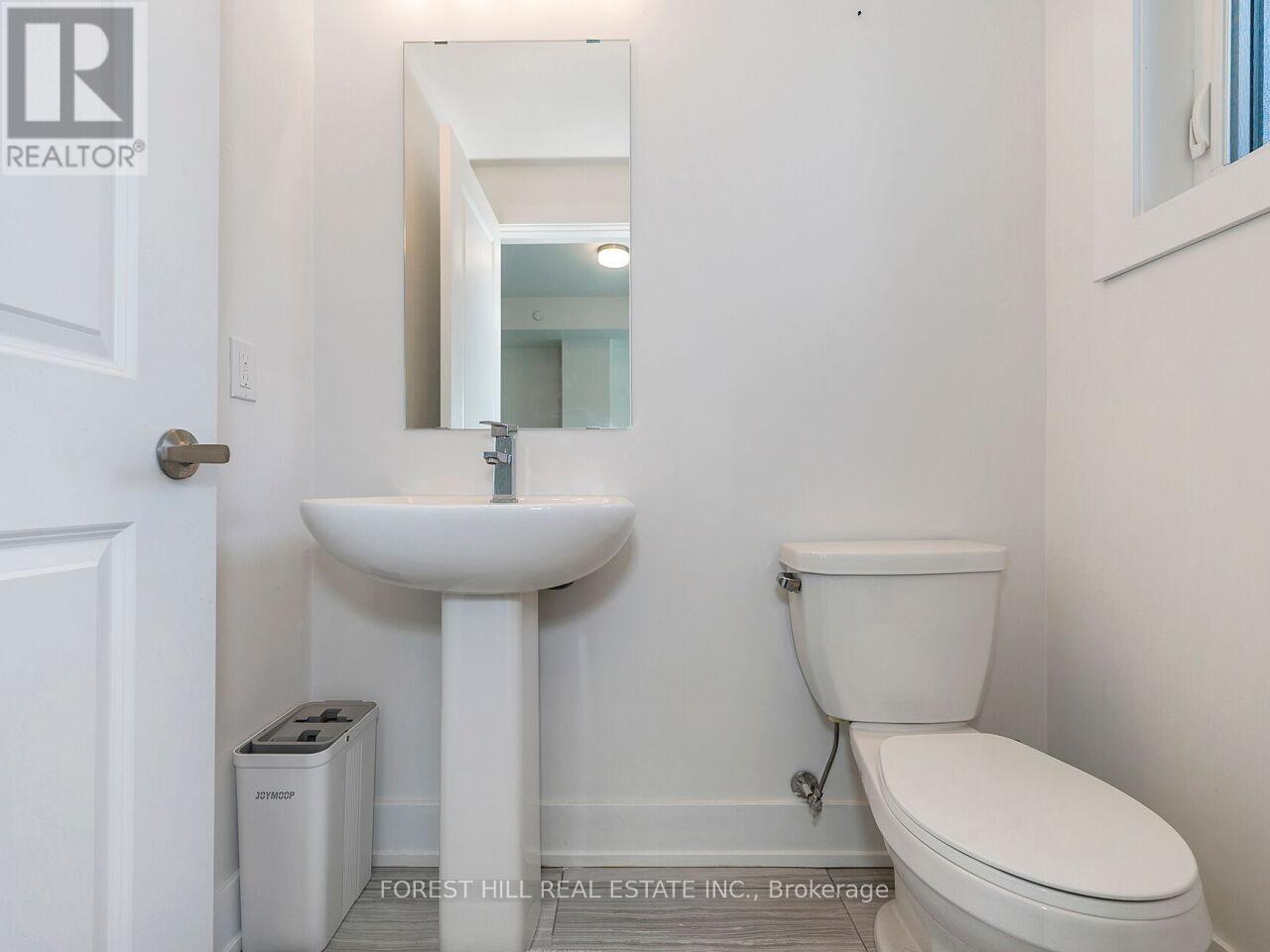 5 - 1 HARTMAN AVENUE Vaughan (Islington Woods), ON L4L 1R6