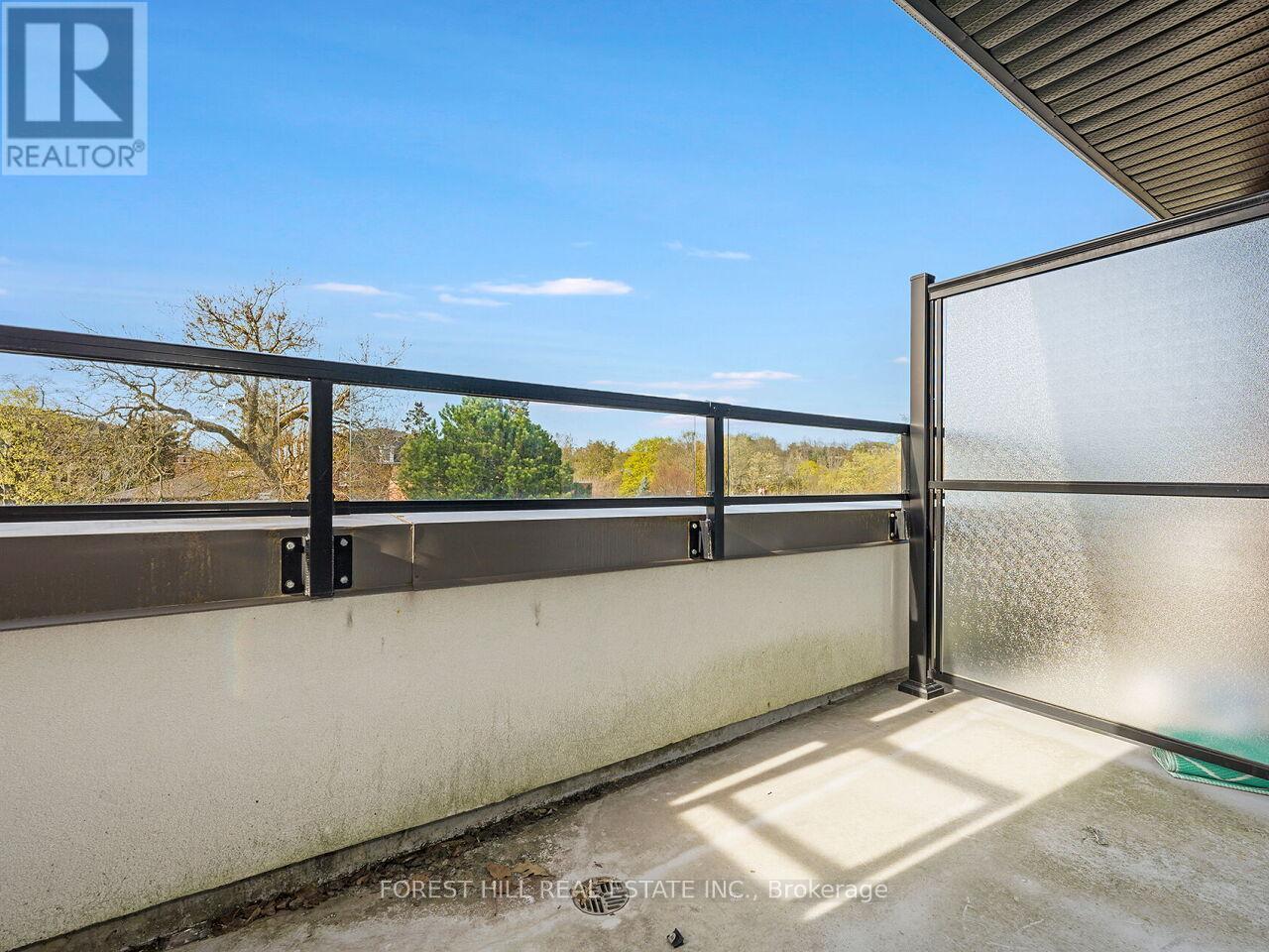 5 - 1 HARTMAN AVENUE Vaughan (Islington Woods), ON L4L 1R6