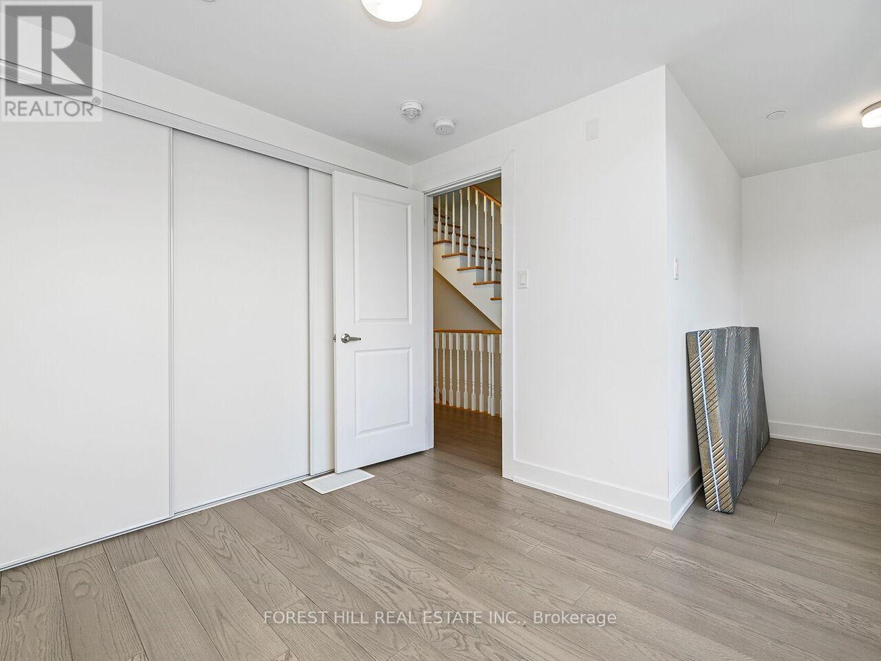 5 - 1 HARTMAN AVENUE Vaughan (Islington Woods), ON L4L 1R6