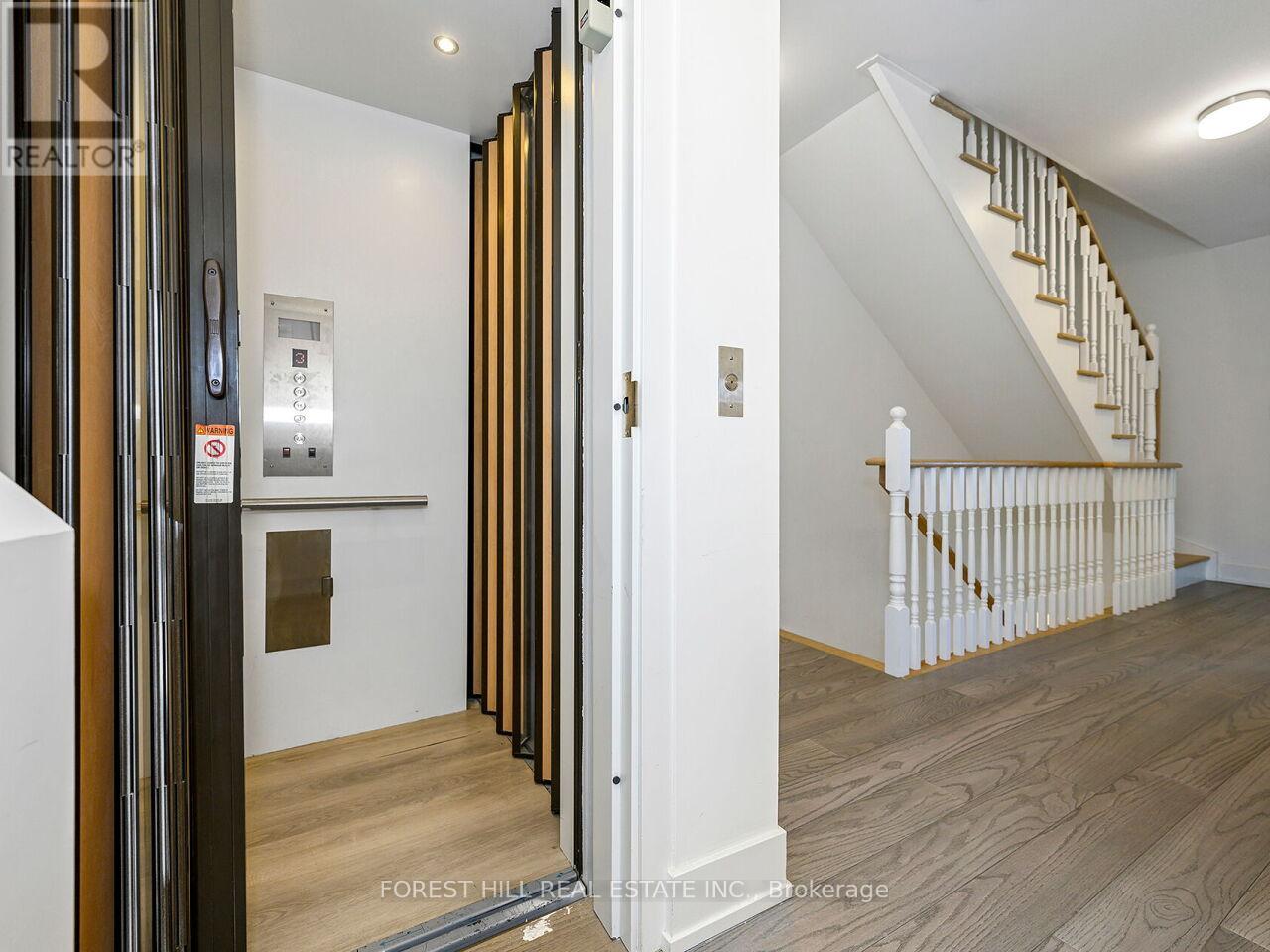 5 - 1 HARTMAN AVENUE Vaughan (Islington Woods), ON L4L 1R6