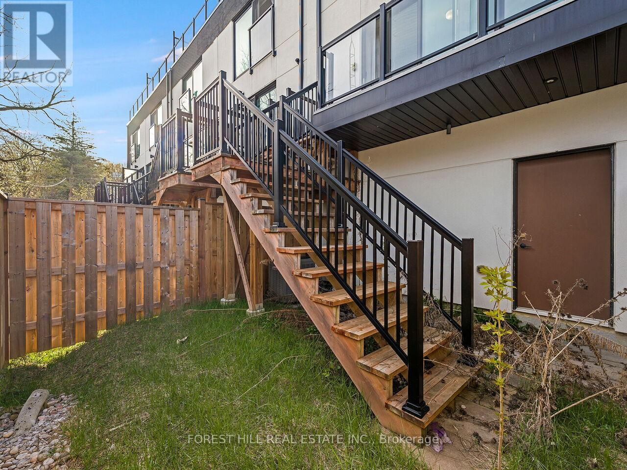 5 - 1 HARTMAN AVENUE Vaughan (Islington Woods), ON L4L 1R6