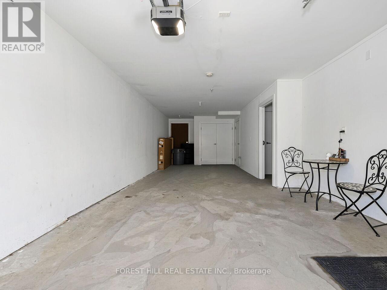 5 - 1 HARTMAN AVENUE Vaughan (Islington Woods), ON L4L 1R6