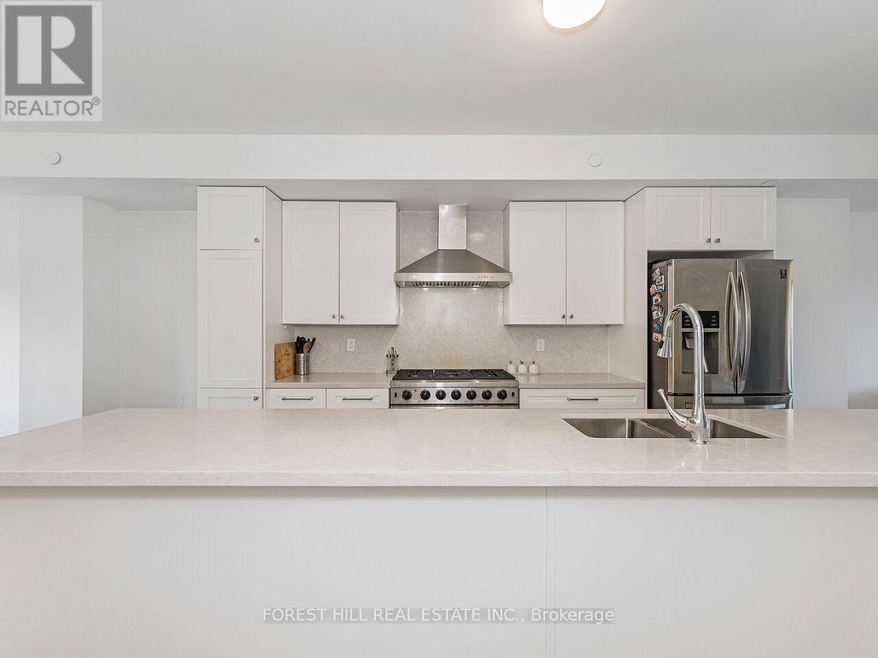 5 - 1 HARTMAN AVENUE Vaughan (Islington Woods), ON L4L 1R6